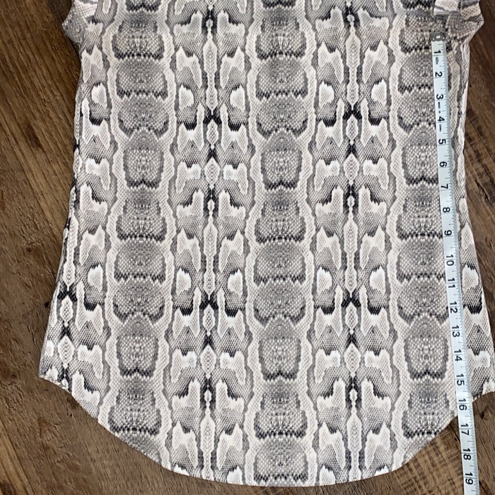 Snake Skin Print Too - Picture 7 of 9